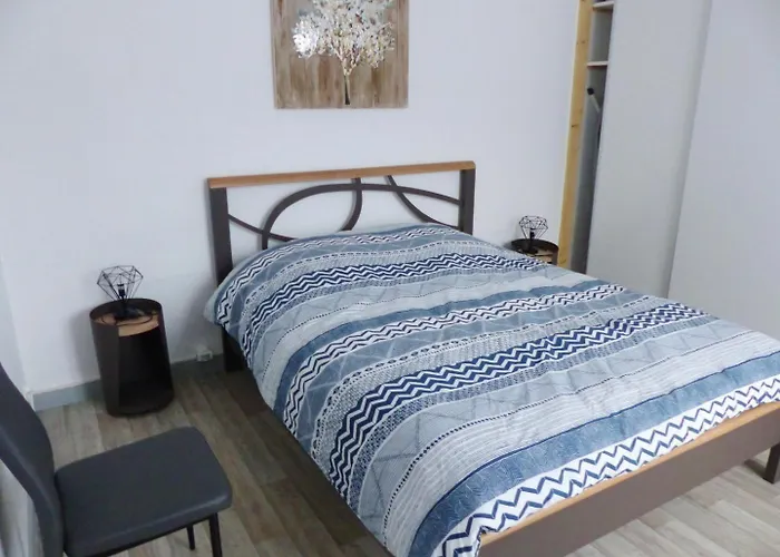 De L'ecole Hébergement de vacances *